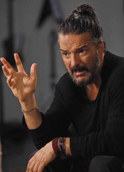 Arjona se sumerge con Gautier en De la ilusi n al miedo AP News